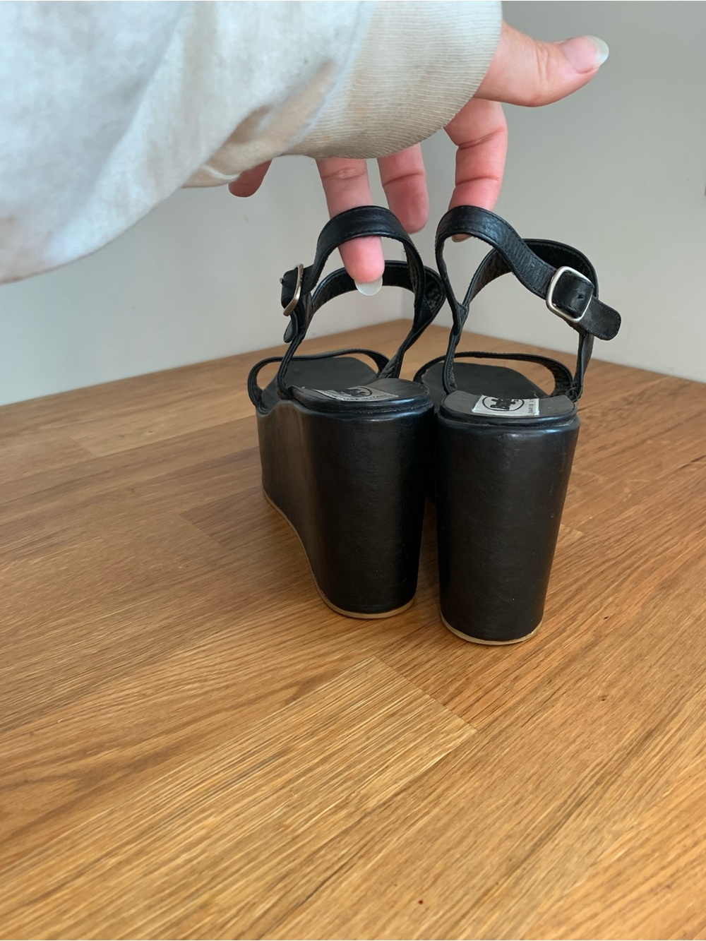 Y2K Buffalo David Bitton Black Platform Wedge Sandals 🖤 - Women's size 7.5/8 - Picture 2 of 9